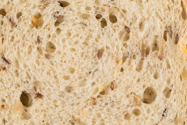 Découper le pain en gros plan — Photo