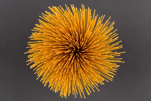 Flor de espaguetis de trigo integral —  Fotos de Stock