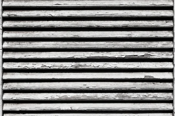 Persiane di legno, che coprono una finestra o una porta — Foto Stock