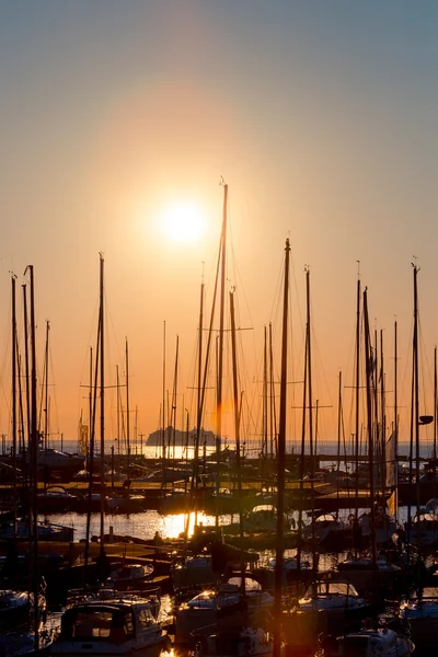 Rows of boats mast — Stock Photo, Image