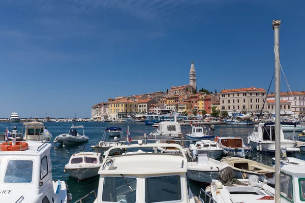 Barcos em Rovinj, Croácia — Fotografia de Stock