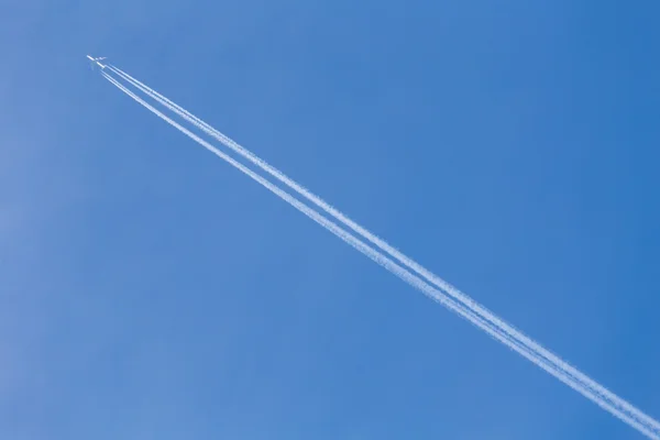 Flugzeuge in der Luft — Stockfoto