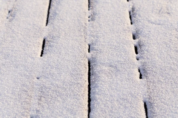 Pokryte śniegiem drewniany taras — Zdjęcie stockowe