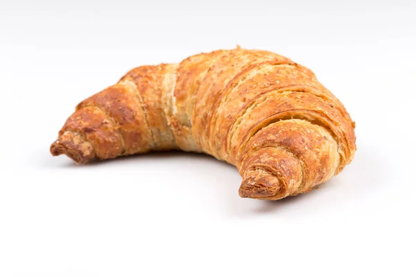 Fräsch Och Välsmakande Croissant Över Vit Bakgrund — Stockfoto