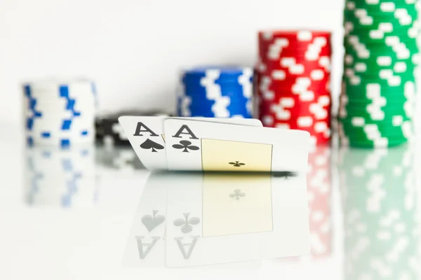 Two aces with chips — Stock Photo, Image