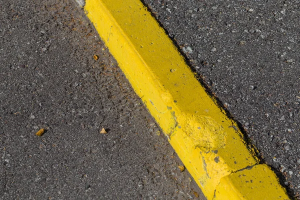 Bordo di pietra marciapiede giallo — Foto Stock