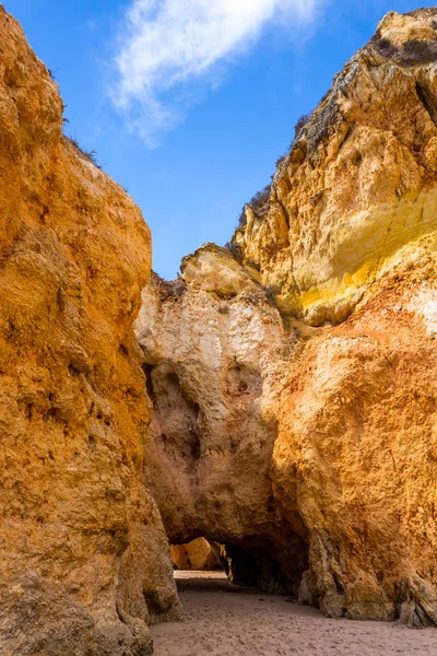 Agujero de una gran cueva, Algarve Portugal — Foto de Stock