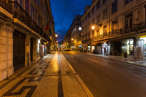 Gece Lizbon sokak — Stok fotoğraf