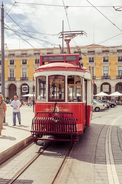 Kırmızı tramvay — Stok fotoğraf