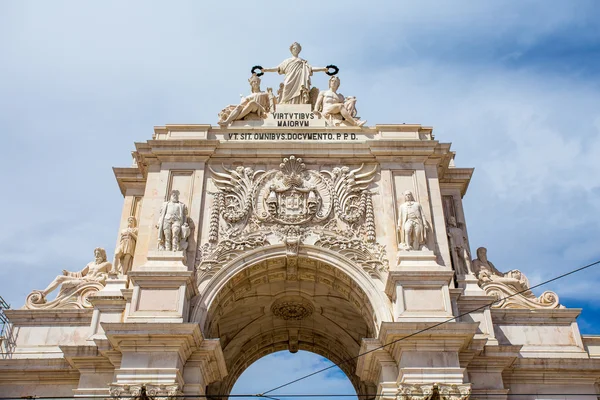 Arco na praça do comércio em Lisboa, Portugal — Fotografia de Stock