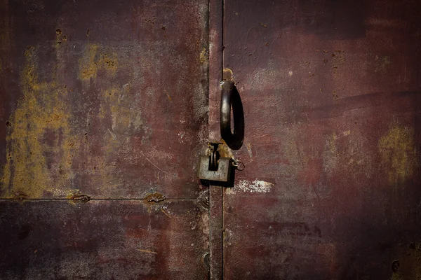 Old metal door with rust — Stock Photo, Image