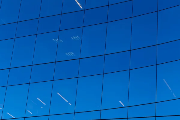 Edificio de oficinas moderno — Foto de Stock