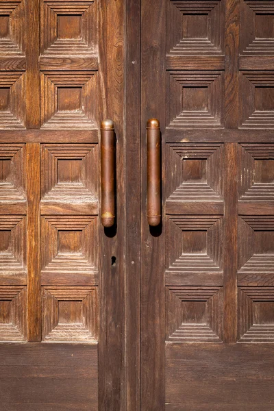 Drewniane drzwi starożytnych — Zdjęcie stockowe