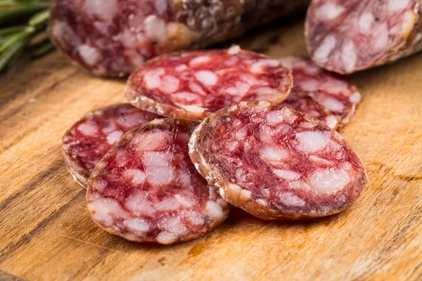 Tranches de salami — Photo