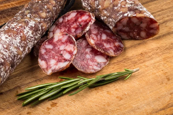 Rodajas de salami — Foto de Stock