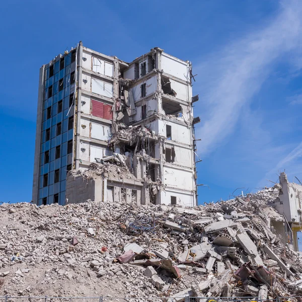 Casa demolida antes da reconstrução — Fotografia de Stock