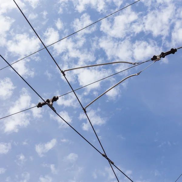 Linee di cavi elettrici per filobus — Foto Stock