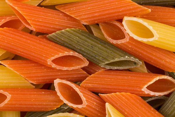 Macarrão penne três cores — Fotografia de Stock