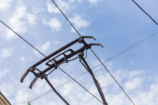 Arabası troleybüs elektrik kablo hatları — Stok fotoğraf