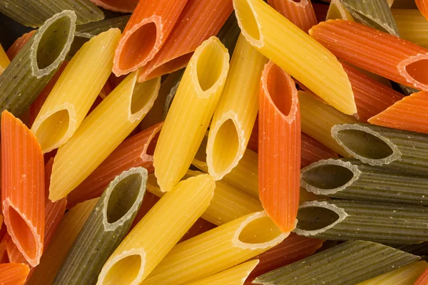 Pasta de penne de tres colores — Foto de Stock