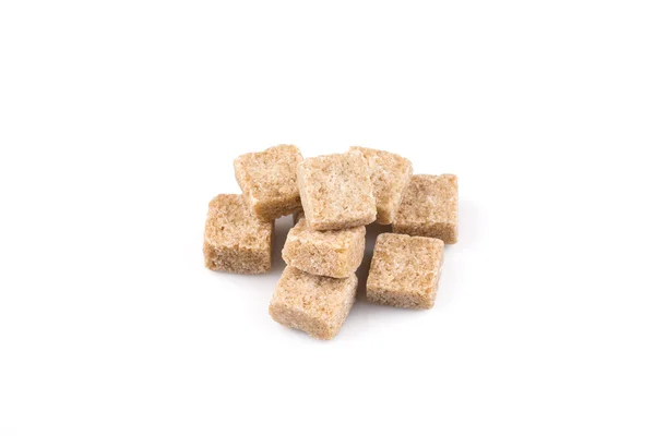 Кубики коричневого цукру ізольовані — стокове фото