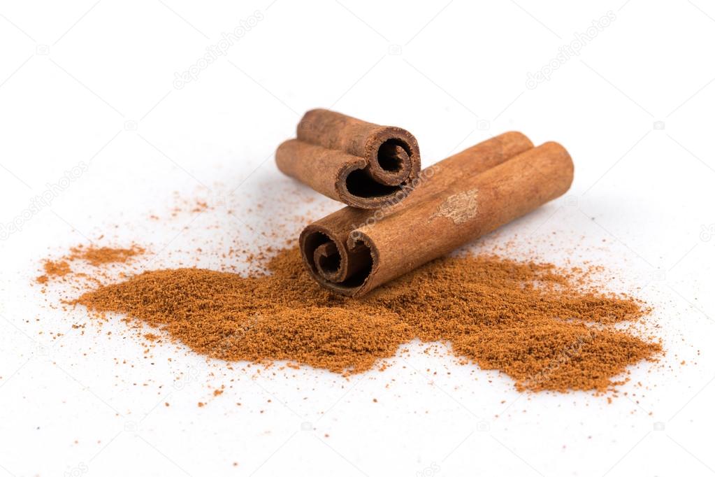 cinnamon sticks with powder 