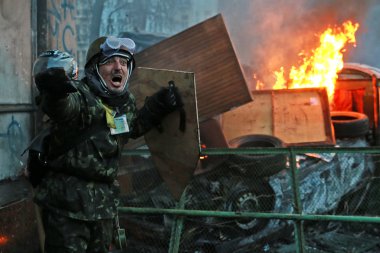 Protestocu bağırır. Kiev, Ukrayna, 20 Ocak 2014