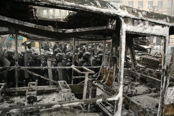 Tiltakozások, Ukrajna. Január 22-én 2014. Berkut támadó — Stock Fotó