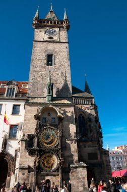 Astronomik Saat'in üzerinde eski Belediye Binası