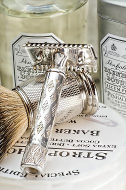 set vintage Gillette Emanet ustura ile tıraş