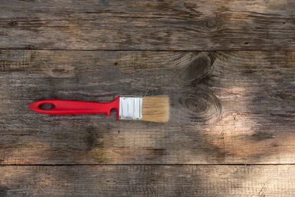 Кисть. инструмент для рисования на деревянной подложке. — стоковое фото