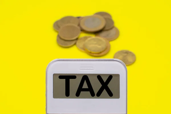 Lembrete Declaração Imposto Sobre Calculadora Fundo Amarelo Concepção Empresarial Fiscal — Fotografia de Stock