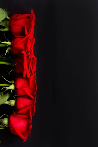 Heap Fresh Red Roses Full Bloom Black Background Close Bunch — Stock Photo, Image