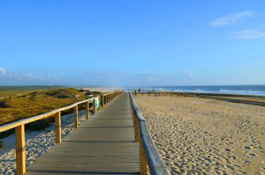 Viana do Castelo 'da terk edilmiş bir plaj, Atlantik Okyanusu, Portekiz