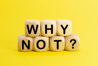 Neden sarı arka plandaki tahta küpleri sorgulamıyoruz? Motivasyon ve ilham kavramı