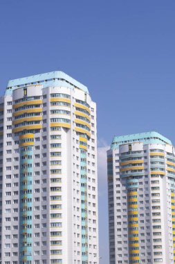 Minsk şehrinin yeni küçük bölge manzarası. Minsk şehrinin mimarisi. Yeni deniz feneri, Minsk, Belarus..
