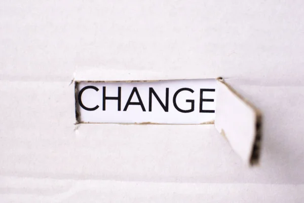 Het Woord Verandering Verschijnt Achter Gescheurd Wit Papier Voor Ontwerp — Stockfoto