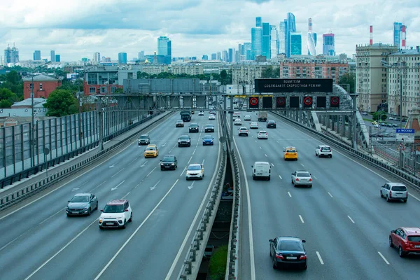 Moscow Russia Temmuz 2021 Üçüncü Çevre Yolu Luzhnetskaya Üst Geçidinde — Stok fotoğraf