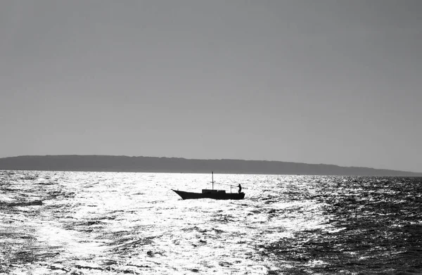 埃及胡尔加达红海渔民的船 — 图库照片