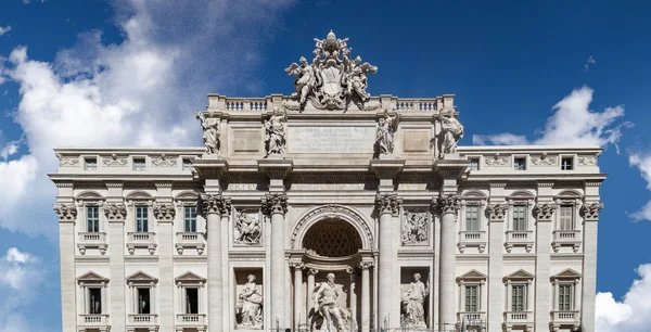 Blick auf Trevi-Brunnen — Stockfoto