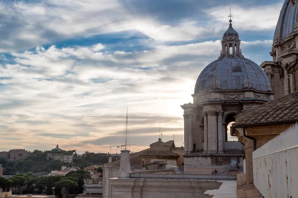 Saint Pietro basilikan Dome — Stockfoto