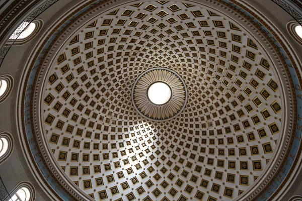 Rotunde von Mosta Interieur — Stockfoto