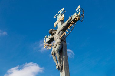 Charles Köprüsü'nde heykeller