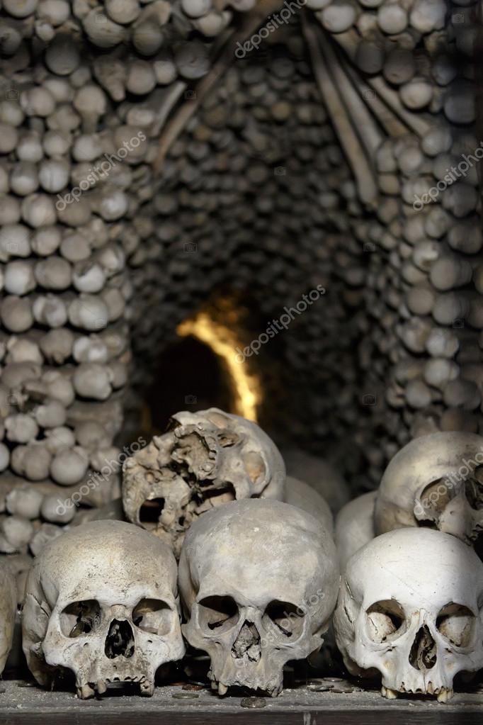 Fotos de Kutná Hora, Catedral, Entretenimiento, Cráneo, Museo - Imagen de © niglaynike #105698788 Fotos de Kutná Hora, Catedral, Entretenimiento, Cráneo, Museo - Imagen de © niglaynike #105698788