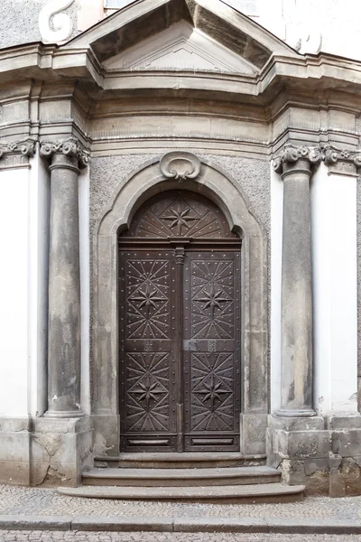 Vecchia vista porta barocca — Foto Stock