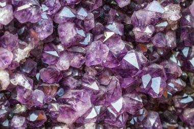 Mineral tam doku