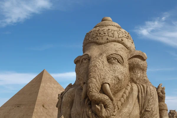 Egyptisk gudom skulptur — Stockfoto