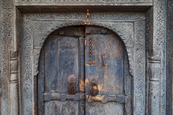 Porta storica in legno — Foto Stock