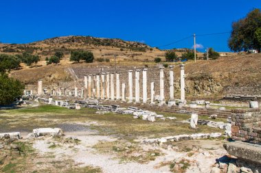 sütunlar ve kalıntılar