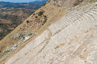 Pergamon amfitiyatro kalıntıları
